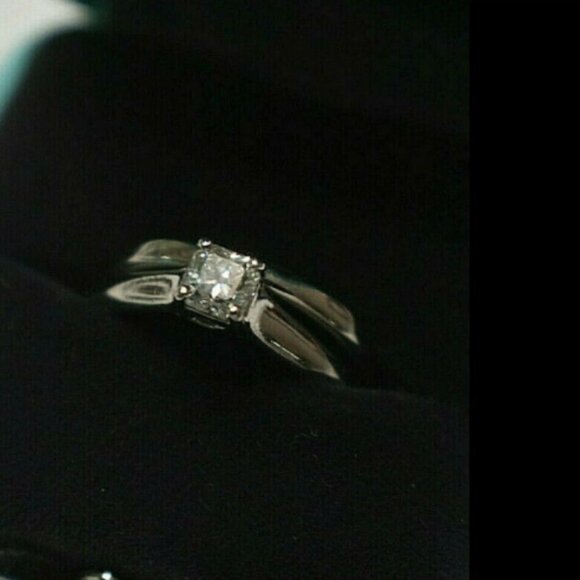 Tiffany & Co Certified Lucida Diamond Engagement Ring E-VS2 Square-Cut - Picture 7 of 7